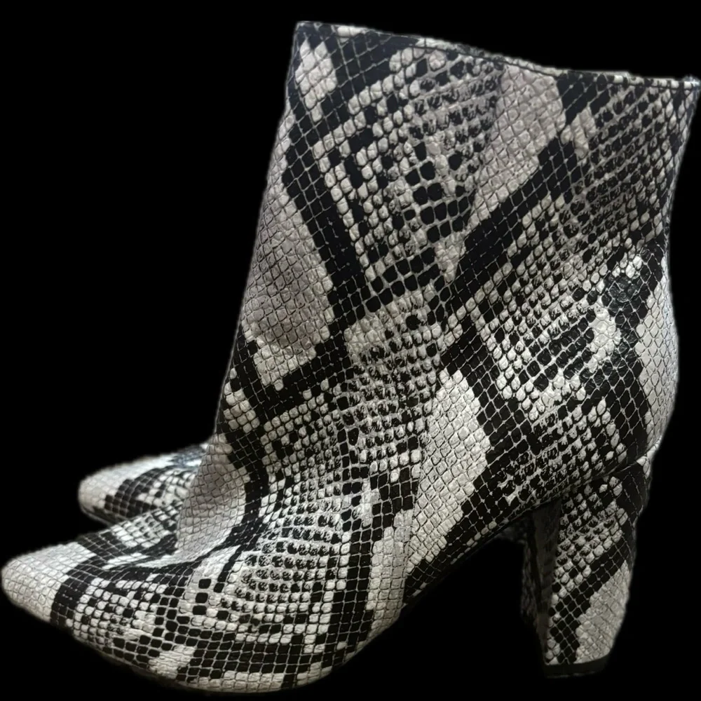 Snakeskin Pattern Ankle Boots - Picture 1 of 3